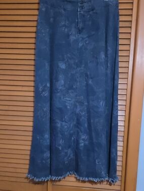 Casual Dark Blue Maxi Skirt with Frayed Hem